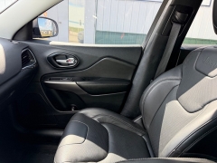 Used 2021  Jeep Cherokee Latitude Lux 4x4 at House of Carz near Rochester&comma; IN