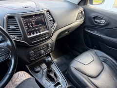 Used 2020  Jeep Cherokee 4d SUV 4WD Trailhawk Elite 3&period;2L at House of Carz near Rochester&comma; IN
