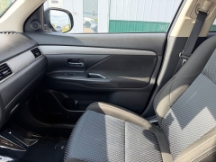 Used 2017  Mitsubishi Outlander 4d SUV FWD ES at House of Carz near Rochester&comma; IN
