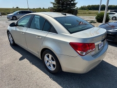 Used 2016 Chevrolet Cruze Limited 4d Sedan LT w/1LT Auto at House of Carz near Rochester, IN