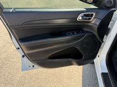 Used 2015  Jeep Grand Cherokee 4d SUV 4WD Laredo at House of Carz near Rochester&comma; IN