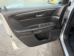 Used 2015  Chevrolet Traverse 4d SUV AWD LT2 at House of Carz near Rochester&comma; IN