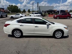 Used 2016  Nissan Altima 4d Sedan 2&period;5L S at House of Carz near Rochester&comma; IN