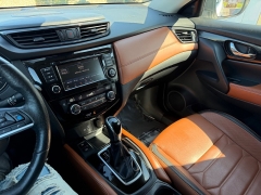 Used 2019  Nissan Rogue 4d SUV AWD SL at House of Carz near Rochester&comma; IN