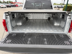 Used 2015  Ford F-150 4WD Supercrew Lariat 5 1&sol;2 at House of Carz near Rochester&comma; IN