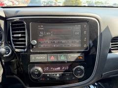 Used 2018  Mitsubishi Outlander Plug-In Hybrid 4d SUV AWC SEL at House of Carz near Rochester&comma; IN