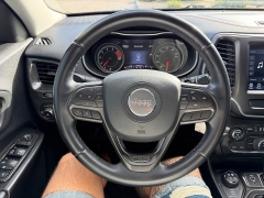 Used 2019  Jeep Cherokee 4d SUV 4WD Trailhawk 3.2L at House of Carz near Rochester, IN