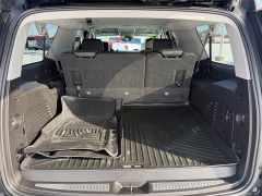 Used 2019  Chevrolet Suburban 4d SUV 4WD LT at House of Carz near Rochester&comma; IN