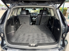 Used 2019  Toyota Highlander 4d SUV AWD SE at House of Carz near Rochester&comma; IN