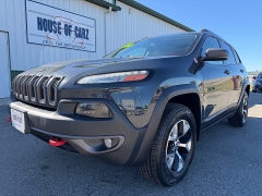  2016 Jeep Cherokee 4d SUV 4WD Trailhawk V6 at House of Carz near Rochester, IN