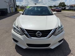 Used 2016  Nissan Altima 4d Sedan 2&period;5L S at House of Carz near Rochester&comma; IN