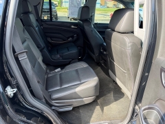 Used 2018  GMC Yukon 4d SUV 4WD SLT at House of Carz near Rochester&comma; IN