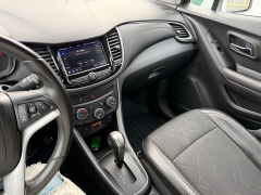 Used 2020  Chevrolet Trax 4d SUV AWD LT at House of Carz near Rochester&comma; IN