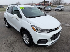 Used 2020  Chevrolet Trax 4d SUV AWD LT at House of Carz near Rochester&comma; IN