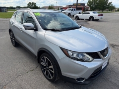 Used 2018  Nissan Rogue Sport 4d SUV AWD SL &lpar;2018&period;5&rpar; at House of Carz near Rochester&comma; IN