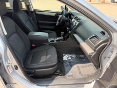 Used 2019  Subaru Outback 4d SUV 2&period;5i Premium at House of Carz near Rochester&comma; IN