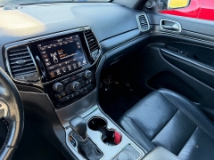 Used 2019  Jeep Grand Cherokee 4d SUV 4WD Limited V6 at House of Carz near Rochester, IN