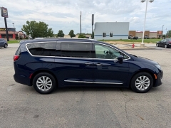 Used 2018  Chrysler Pacifica 4d Wagon Touring L Plus at House of Carz near Rochester&comma; IN