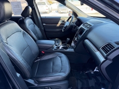 Used 2018  Ford Explorer 4d SUV 4WD Limited at House of Carz near Rochester&comma; IN
