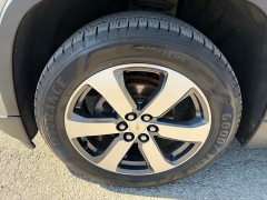 Used 2019  Chevrolet Traverse 4d SUV AWD LT Leather at House of Carz near Rochester&comma; IN