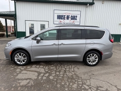 Used 2021  Chrysler Pacifica Touring AWD at House of Carz near Rochester&comma; IN