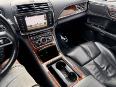 Used 2019  Lincoln Continental 4d Sedan AWD Select at House of Carz near Rochester&comma; IN