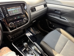 Used 2017  Mitsubishi Outlander 4d SUV FWD ES at House of Carz near Rochester&comma; IN