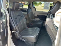Used 2019 Chrysler Pacifica 4d Wagon Limited at House of Carz near Rochester, IN