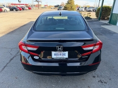 Used 2021  Honda Accord Sedan Touring 2&period;0T Auto at House of Carz near Rochester&comma; IN
