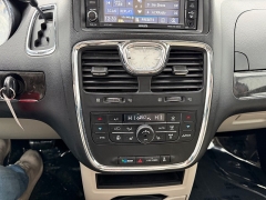 Used 2016  Chrysler Town & Country 4d Wagon Touring L at House of Carz near Rochester&comma; IN