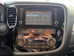 Used 2017  Mitsubishi Outlander 4d SUV FWD ES at House of Carz near Rochester&comma; IN