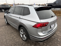 Used 2021  Volkswagen Tiguan 2&period;0T SE R-Line Black 4MOTION at House of Carz near Rochester&comma; IN