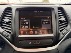 Used 2016  Jeep Cherokee 4d SUV 4WD Trailhawk V6 at House of Carz near Rochester, IN