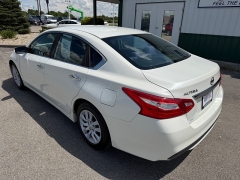 Used 2016  Nissan Altima 4d Sedan 2&period;5L S at House of Carz near Rochester&comma; IN