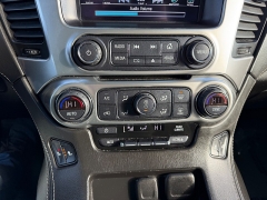 Used 2019  Chevrolet Suburban 4d SUV 4WD LT at House of Carz near Rochester&comma; IN