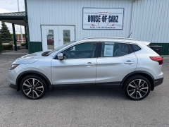 Used 2018  Nissan Rogue Sport 4d SUV AWD SL &lpar;2018&period;5&rpar; at House of Carz near Rochester&comma; IN