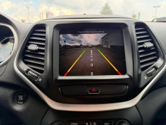 Used 2015  Jeep Cherokee 4d SUV 4WD Trailhawk V6 at House of Carz near Rochester&comma; IN