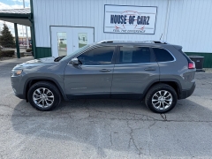 Used 2021  Jeep Cherokee Latitude Lux 4x4 at House of Carz near Rochester&comma; IN