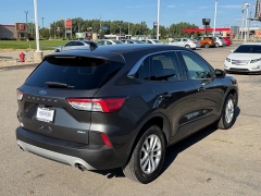 Used 2020  Ford Escape 4d SUV AWD SE at House of Carz near Rochester&comma; IN