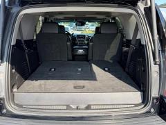 Used 2018  GMC Yukon 4d SUV 4WD SLT at House of Carz near Rochester&comma; IN
