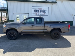 Used 2017  Toyota Tacoma 4WD Access Cab SR Auto at House of Carz near Rochester&comma; IN