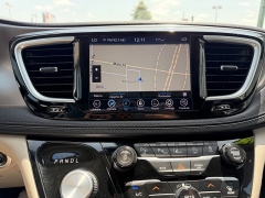 Used 2018  Chrysler Pacifica 4d Wagon Limited at House of Carz near Rochester&comma; IN