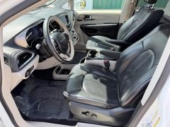 Used 2018  Chrysler Pacifica 4d Wagon Limited at House of Carz near Rochester&comma; IN