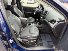Used 2016  Jeep Cherokee 4d SUV 4WD Trailhawk V6 at House of Carz near Rochester&comma; IN