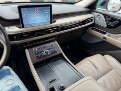 Used 2020  Lincoln Aviator 4d SUV AWD Grand Touring at House of Carz near Rochester&comma; IN