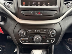 Used 2016  Jeep Cherokee 4d SUV 4WD Trailhawk V6 at House of Carz near Rochester, IN