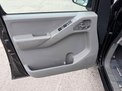 Used 2014  Nissan Frontier 4WD Crew Cab SV Auto at House of Carz near Rochester&comma; IN