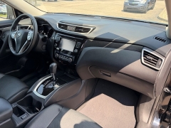 Used 2016  Nissan Rogue 4d SUV AWD SL at House of Carz near Rochester&comma; IN