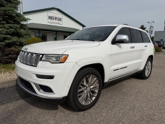  2018 Jeep Grand Cherokee 4d SUV 4WD Summit V6 at House of Carz near Rochester&comma; IN