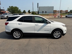 Used 2020  Chevrolet Equinox 4d SUV FWD LS w&sol;1LS at House of Carz near Rochester&comma; IN